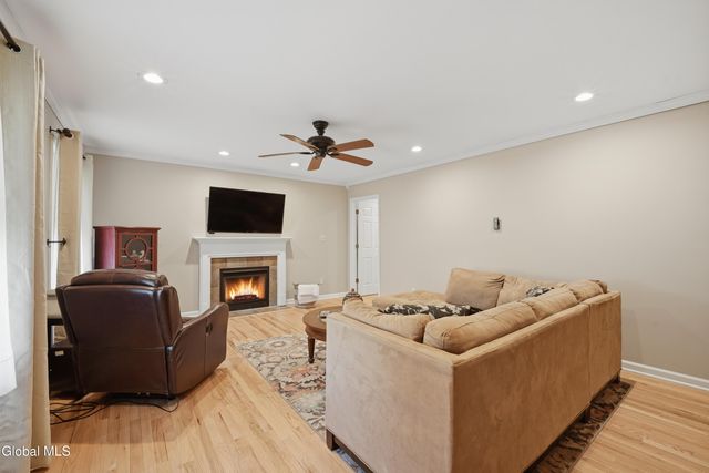 39 Boght Road, Watervliet, NY 12189