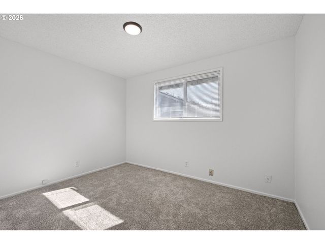 422 S 49TH Pl, Springfield, OR 97478