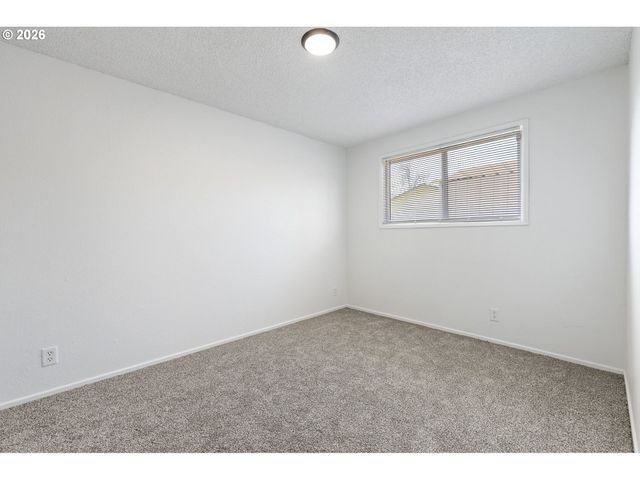 422 S 49TH Pl, Springfield, OR 97478