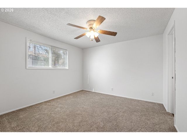 422 S 49TH Pl, Springfield, OR 97478