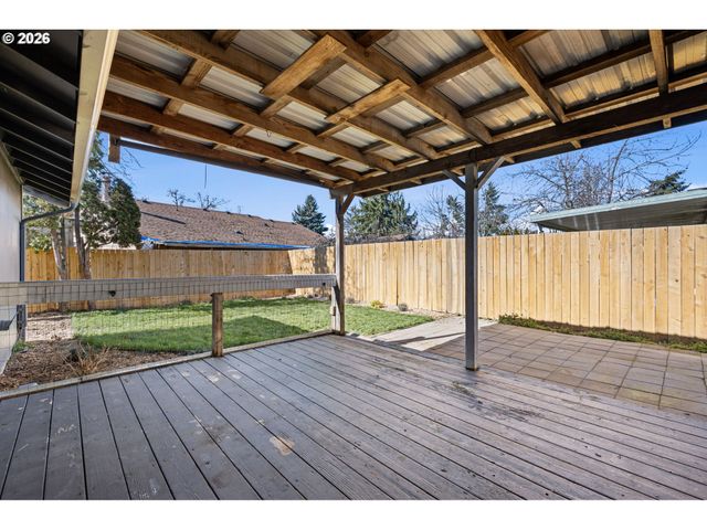 422 S 49TH Pl, Springfield, OR 97478