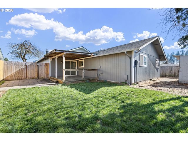 422 S 49TH Pl, Springfield, OR 97478