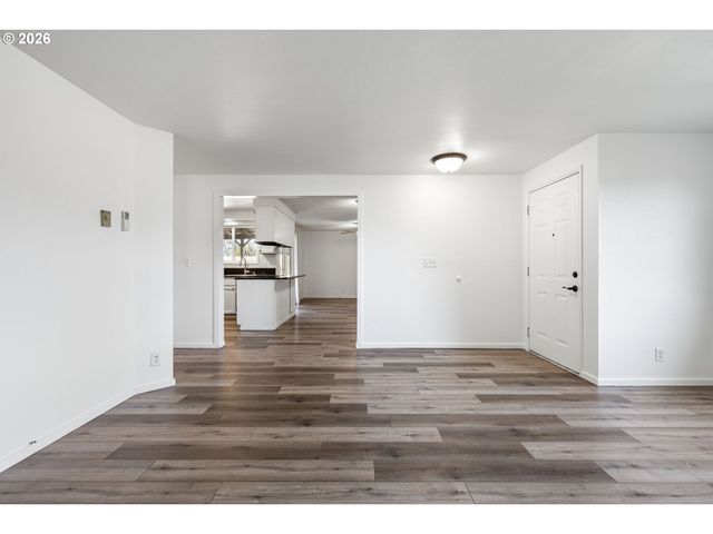 422 S 49TH Pl, Springfield, OR 97478