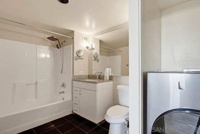 425 W Beech St 517, San Diego, CA 92101