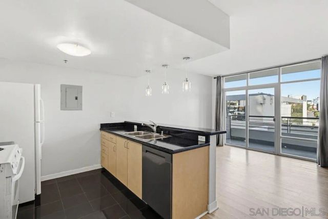 425 W Beech St 517, San Diego, CA 92101