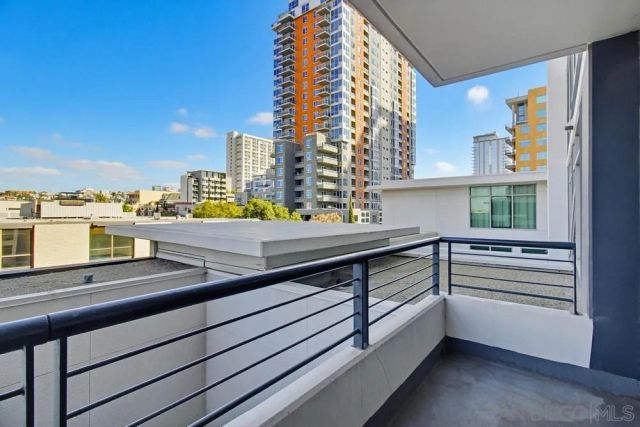 425 W Beech St 517, San Diego, CA 92101