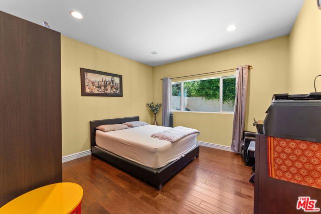 3332 Tilden Avenue, Los Angeles, CA 90034