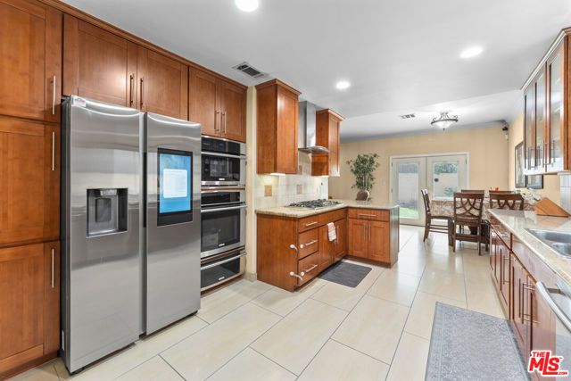 3332 Tilden Avenue, Los Angeles, CA 90034