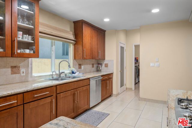 3332 Tilden Avenue, Los Angeles, CA 90034