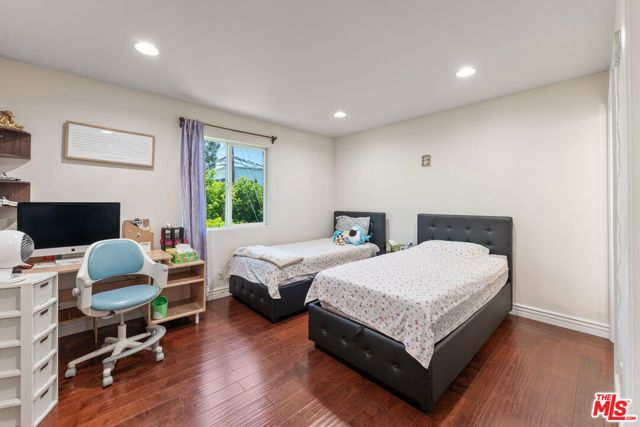3332 Tilden Avenue, Los Angeles, CA 90034