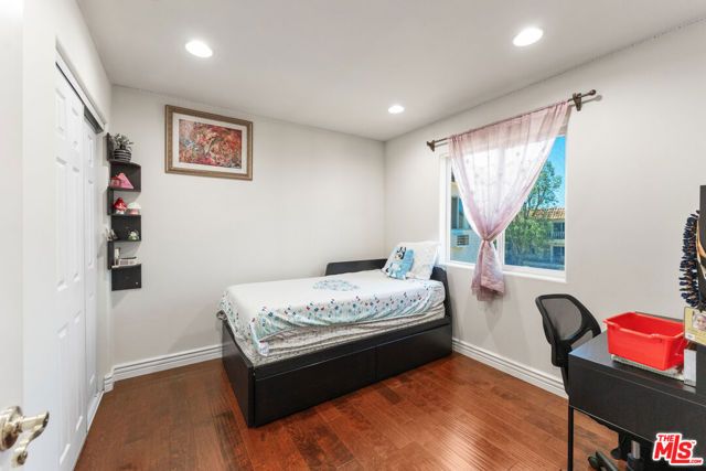 3332 Tilden Avenue, Los Angeles, CA 90034