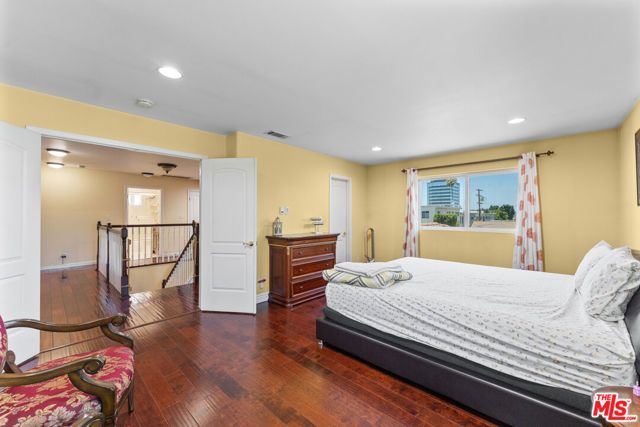 3332 Tilden Avenue, Los Angeles, CA 90034