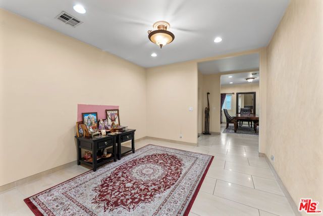 3332 Tilden Avenue, Los Angeles, CA 90034