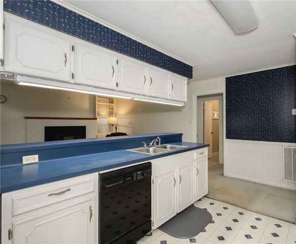 303 Heath Avenue, Madisonville, TX 77864