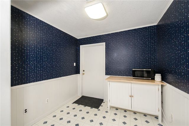 303 Heath Avenue, Madisonville, TX 77864