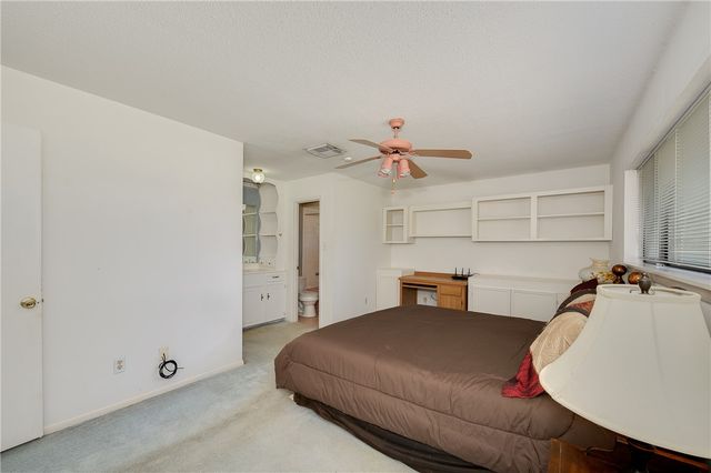 303 Heath Avenue, Madisonville, TX 77864