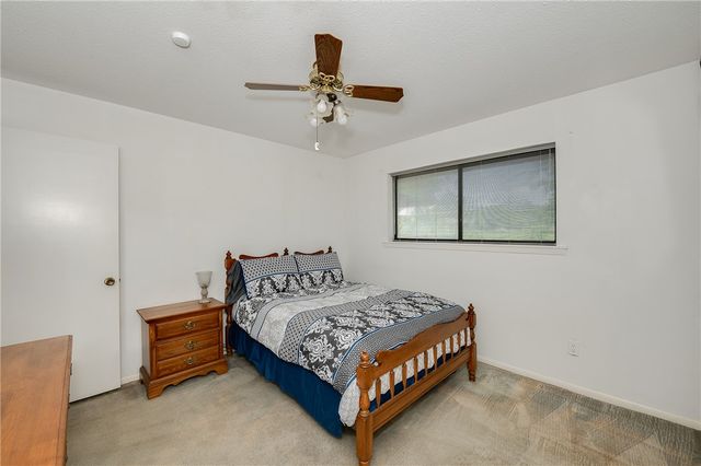 303 Heath Avenue, Madisonville, TX 77864