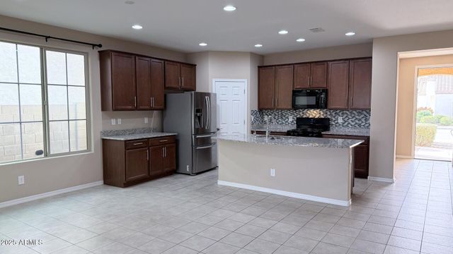 3021 S SUNLAND Drive, Chandler, AZ 85248