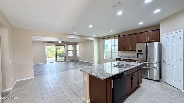3021 S SUNLAND Drive, Chandler, AZ 85248