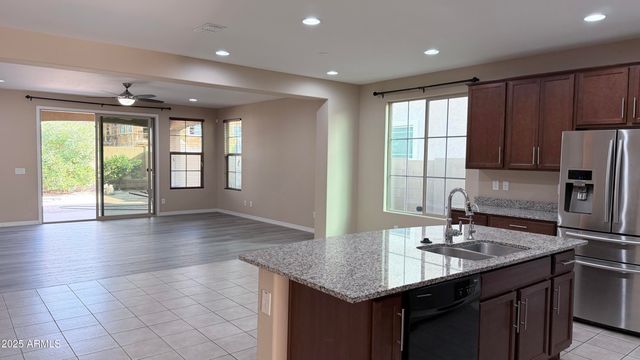 3021 S SUNLAND Drive, Chandler, AZ 85248