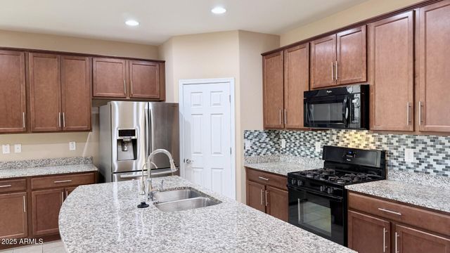 3021 S SUNLAND Drive, Chandler, AZ 85248