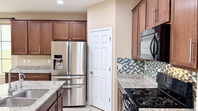 3021 S SUNLAND Drive, Chandler, AZ 85248