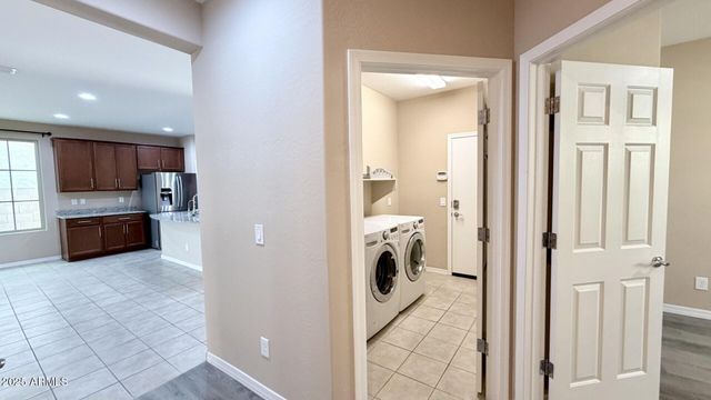 3021 S SUNLAND Drive, Chandler, AZ 85248