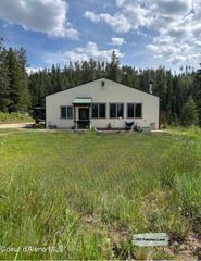 707 Patches Ln, St. Maries, ID 83861