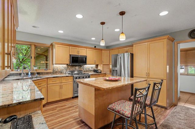 2003 Safari Heights Trail, Eagan, MN 55122