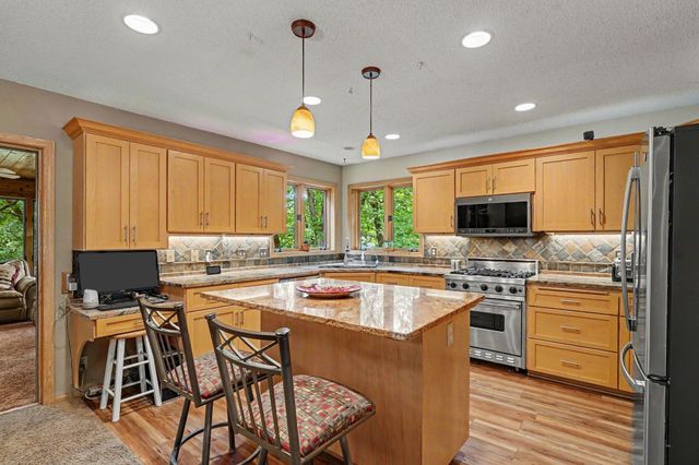 2003 Safari Heights Trail, Eagan, MN 55122