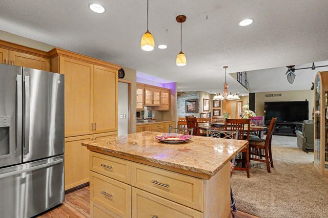 2003 Safari Heights Trail, Eagan, MN 55122