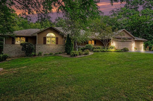 2003 Safari Heights Trail, Eagan, MN 55122