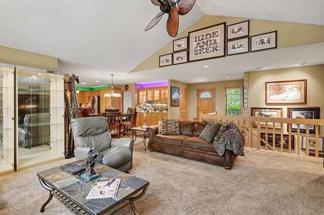 2003 Safari Heights Trail, Eagan, MN 55122