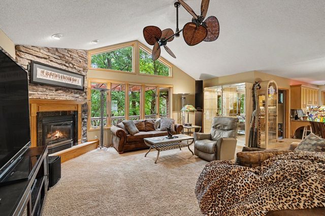 2003 Safari Heights Trail, Eagan, MN 55122