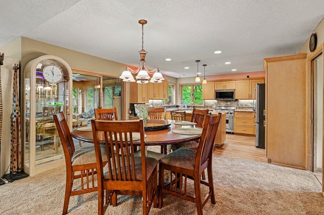 2003 Safari Heights Trail, Eagan, MN 55122