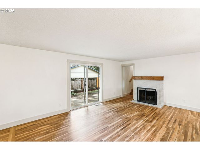 18655 Se YAMHILL Cir, Portland, OR 97233