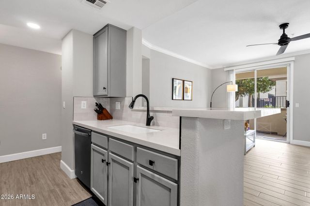 2992 N MILLER Road 117, Scottsdale, AZ 85251