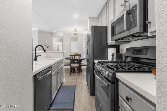 2992 N MILLER Road 117, Scottsdale, AZ 85251
