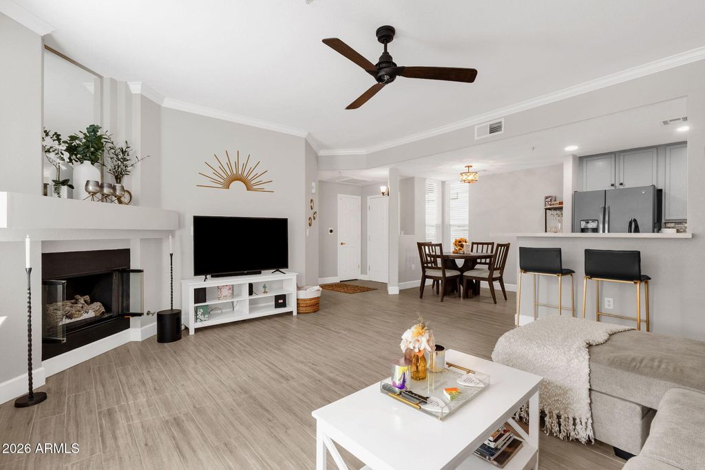 2992 N MILLER Road 117, Scottsdale, AZ 85251