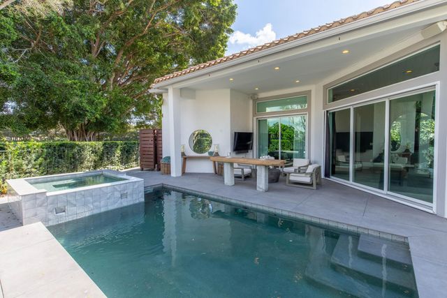 2690 Players Court, Wellington, FL 33414