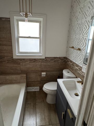 1739 W Steuben Street, Chicago, IL 60643