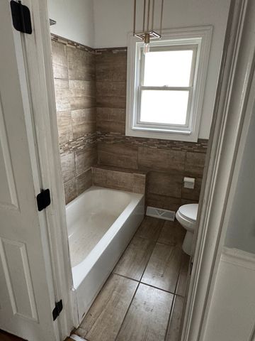 1739 W Steuben Street, Chicago, IL 60643