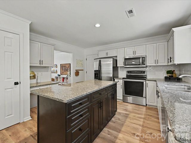 2924 Firewood Drive, Matthews, NC 28105