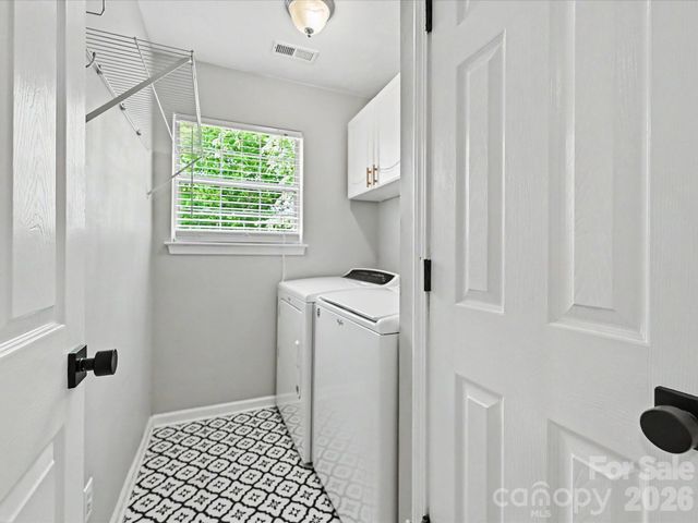 2924 Firewood Drive, Matthews, NC 28105