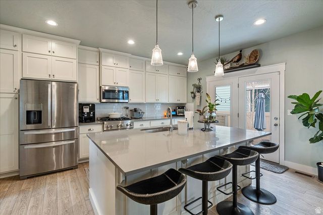 2052 W PHILLIPS ST, Kaysville, UT 84037