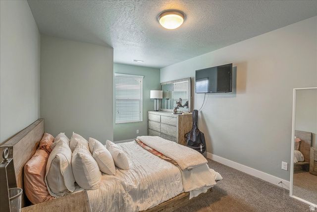 2052 W PHILLIPS ST, Kaysville, UT 84037