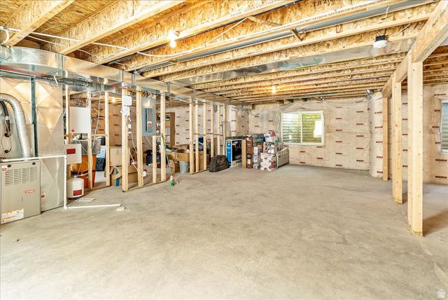 2052 W PHILLIPS ST, Kaysville, UT 84037
