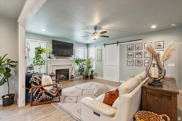 2052 W PHILLIPS ST, Kaysville, UT 84037