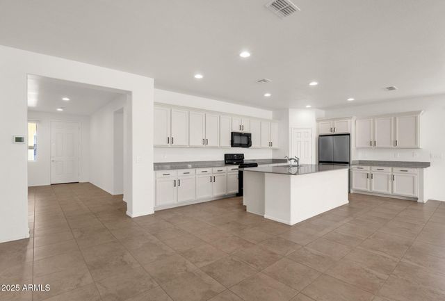 22472 E SONOQUI Boulevard, Queen Creek, AZ 85142