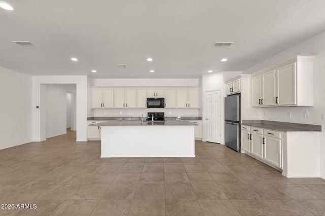 22472 E SONOQUI Boulevard, Queen Creek, AZ 85142